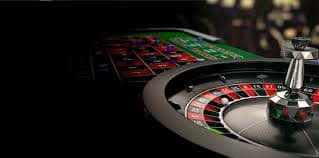 Responsible gaming and mobile safety message within the 70000tt homepage